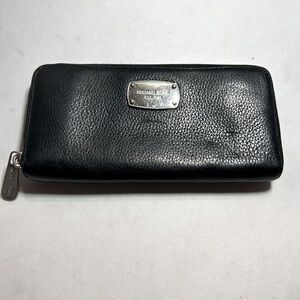Michael Kors | Black wallet